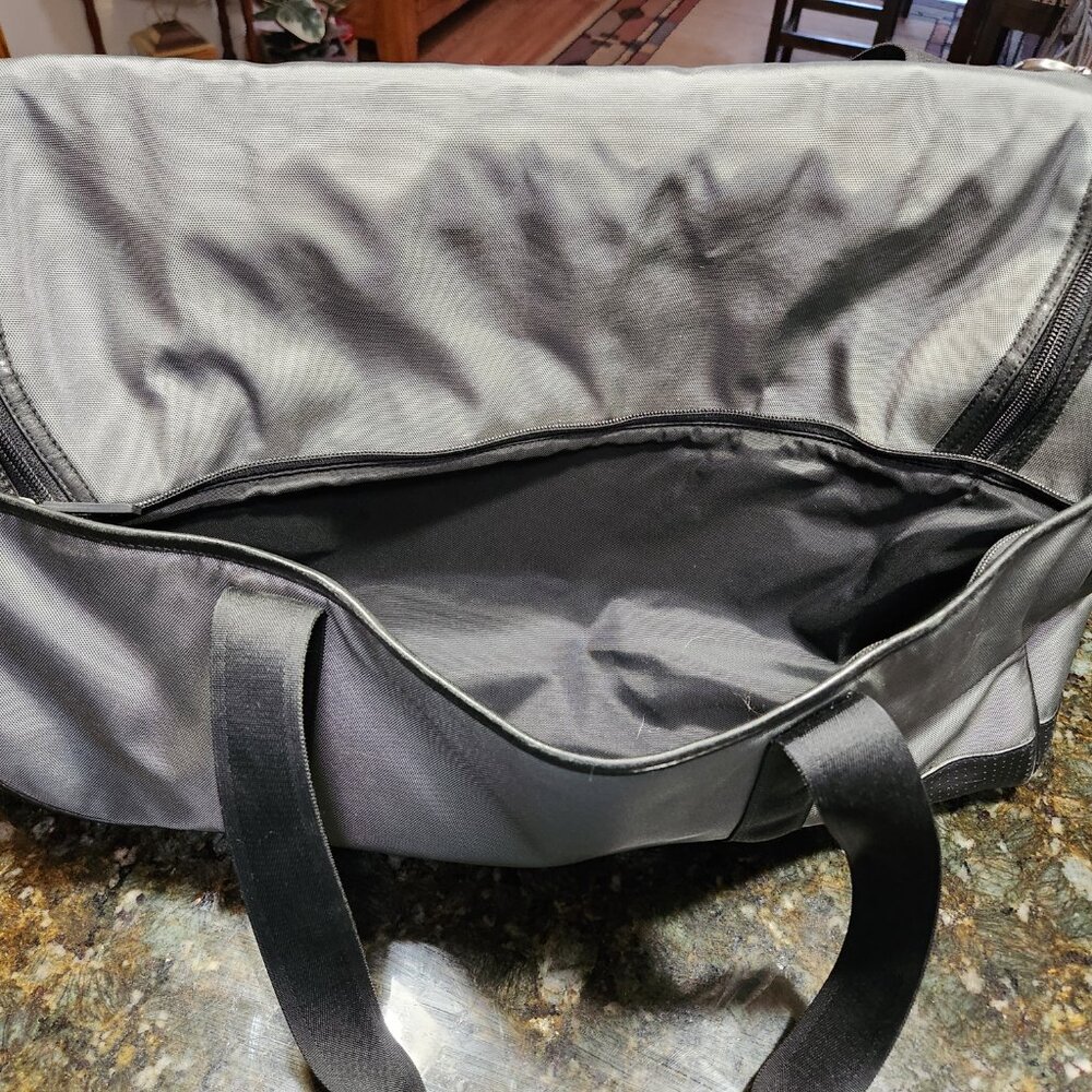 Large 24" COACH duffle travel cabin carryon gym bag nylon and leather with strap - Picture 14 of 14